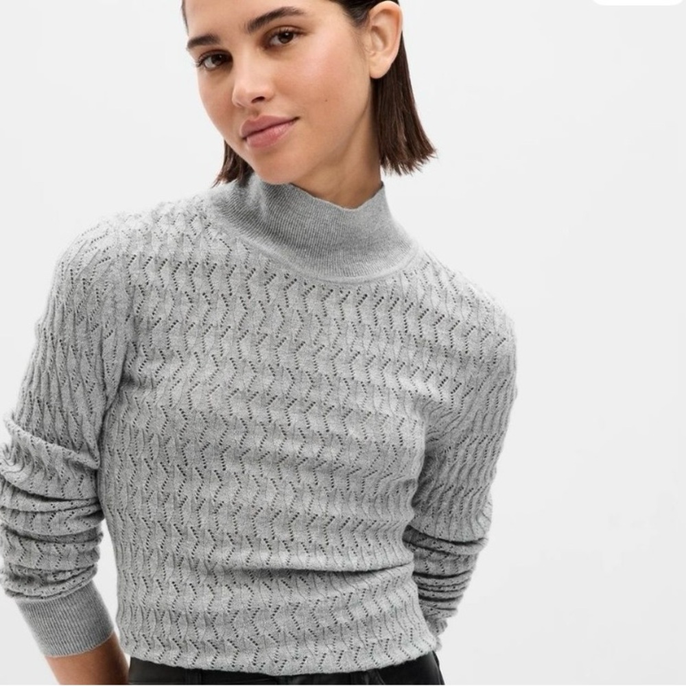 GAP holiday sweater